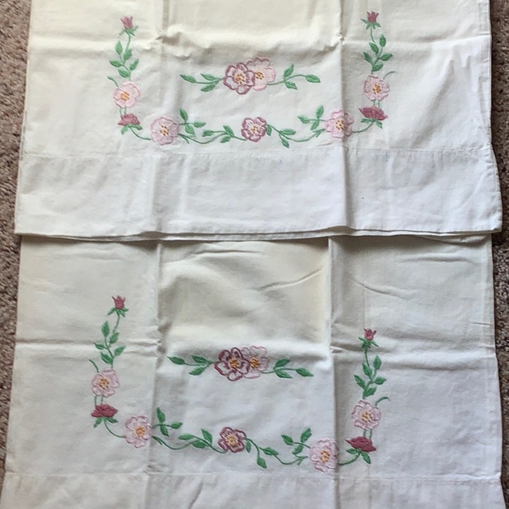 Vintage Embroidered Floral Pillowcase Set of 2